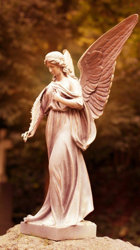 Angel-statue